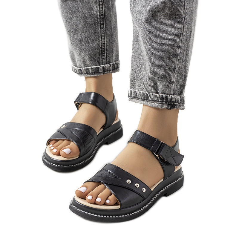 Czarne sandały na platformie Meis