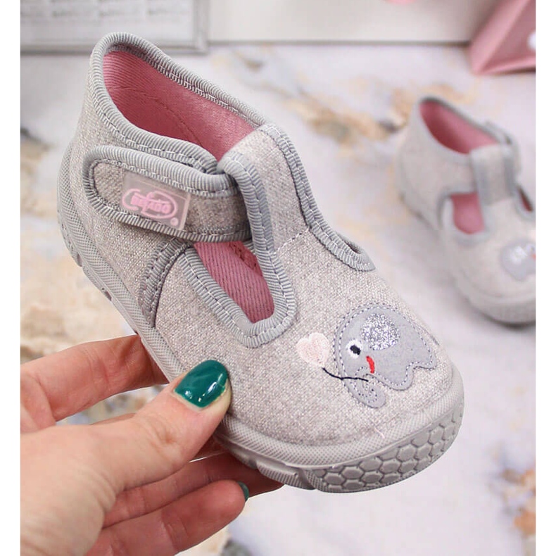 Kapcie dziewczęce na rzep ze słoniem szare Befado