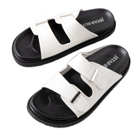 Białe klapki na platformie Boonah