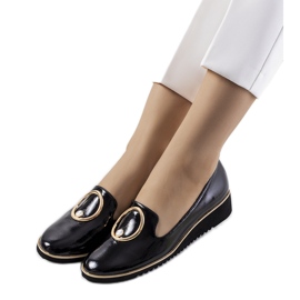 Czarne lakierowane półbuty Kadyro