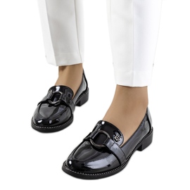 Czarne lakierowane półbuty Aveni