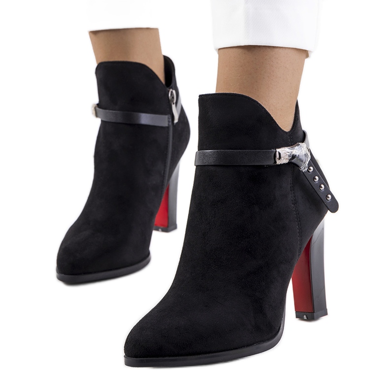 Czarne botki na obcasie Deshi