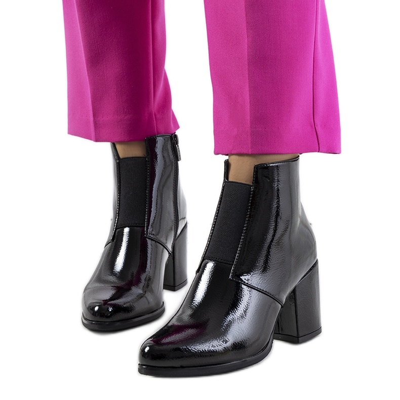 Czarne lakierowane botki Norwich