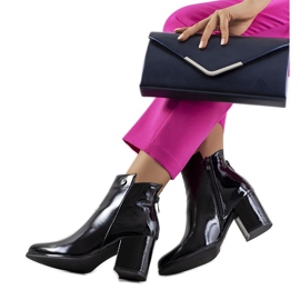 Czarne lakierowane botki Goldcrest