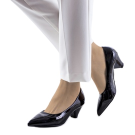 Czarne czółenka Holbeck