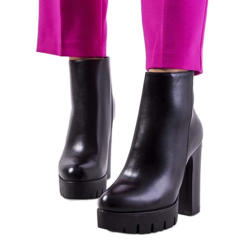 Czarne botki na wysokim obcasie Karlo