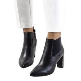 BM Czarne botki na słupku Rochdale