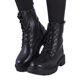 Czarne traperki eko-skóra Wellspring