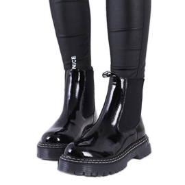 Czarne lakierowane sztyblety Vido