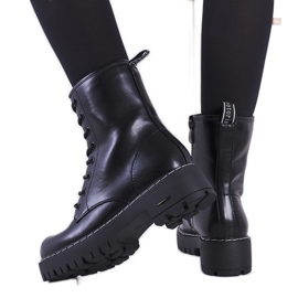 Czarne botki z białą nicią Rebeca