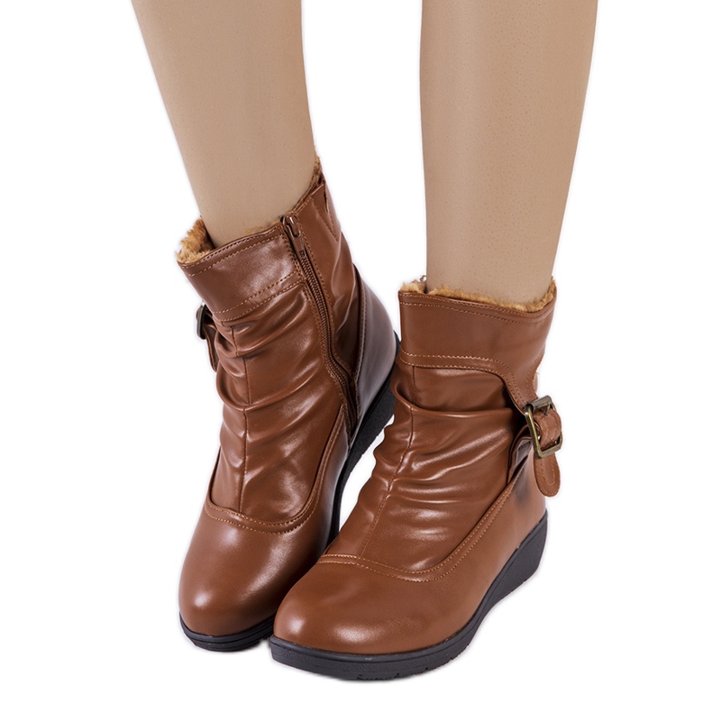 PA1 Brązowe botki na koturnie ze sprzączką Slater