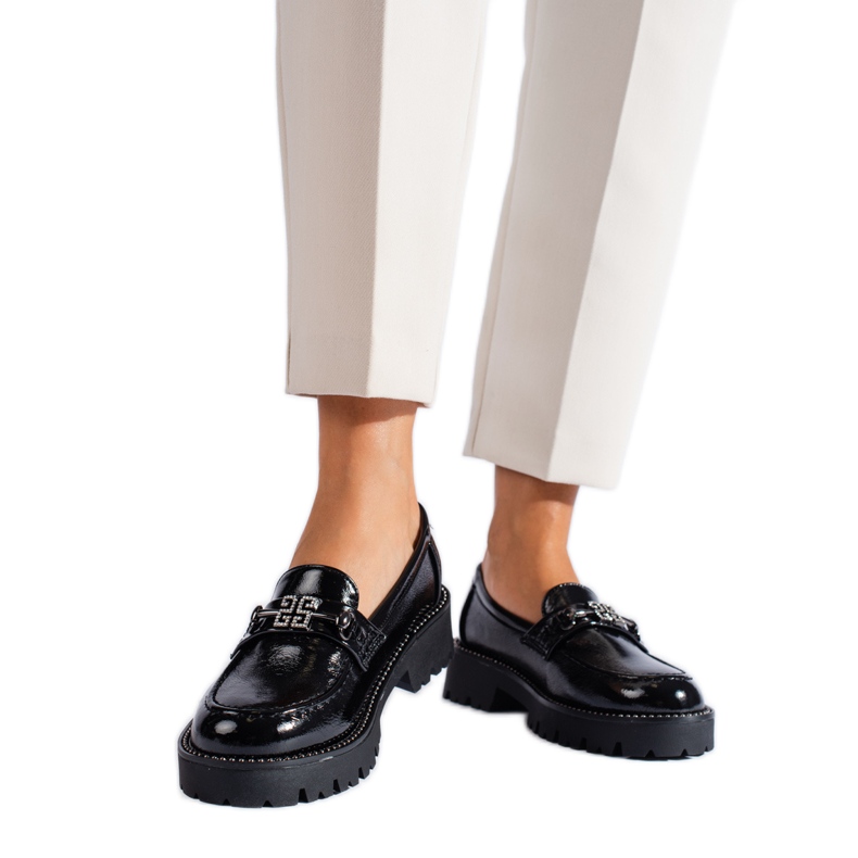 Lakierowane mokasyny damskie na grubej podeszwie Shelovet czarne