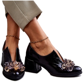 PA2 Skórzane Półbuty Gładkie Z Jasną Ozdobą Czarne Delaver