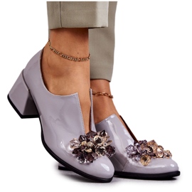 PA2 Lakierowane Skórzane Półbuty Gładkie Z Ciemną Ozdobą Szare Delaver