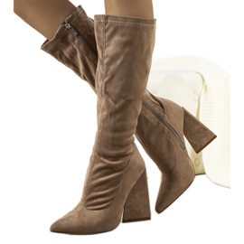 Brązowe kozaki na obcasie Teles