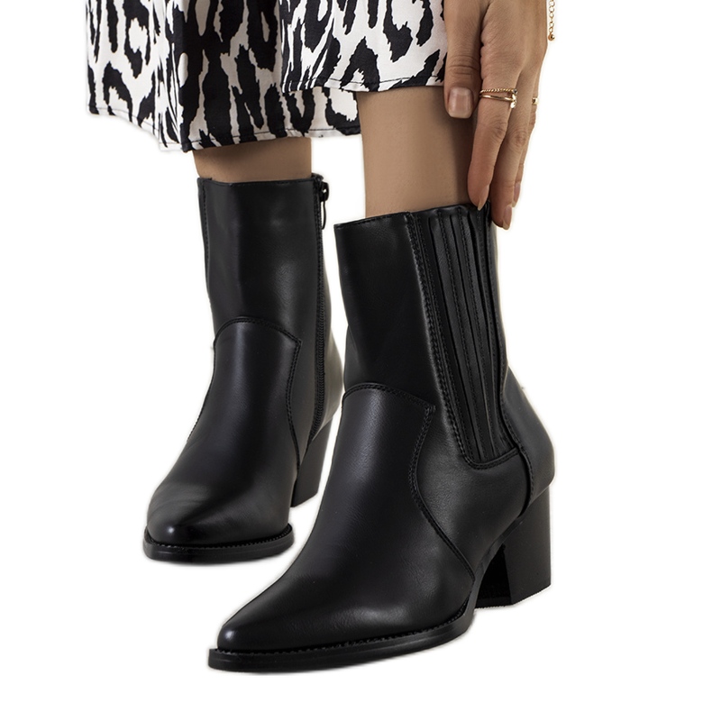 Czarne kowbojki Bento