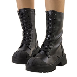 Czarne traperki Kerner