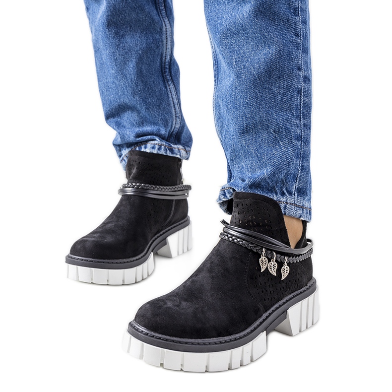 Czarne botki Chewings