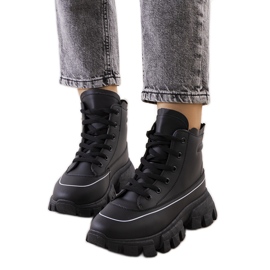 Czarne trapery damskie Nurbi