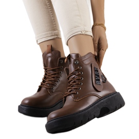 Brązowe botki na platformie Denna