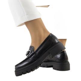 PA1 Czarne półbuty z łańcuchem Joanne