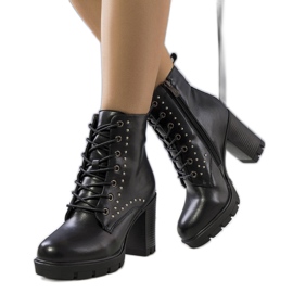 PA1 Czarne botki na słupku Porrena