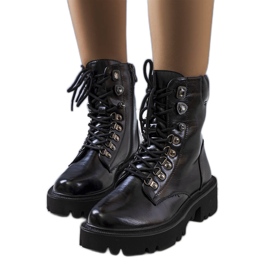 PA1 Czarne botki na traktorowej podeszwie Delle