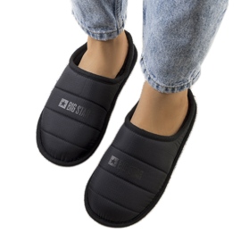 Big Star Czarne ocieplane kapcie damskie KK274602