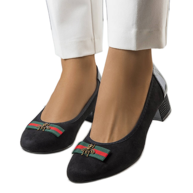 Czarne czółenka Manelia