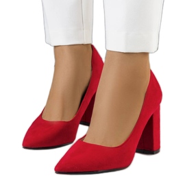 PA1 Czerwone czółenka na słupku Melvil