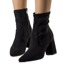 PA1 Czarne botki na słupku Kensley