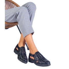 Czarne półbuty z wycięciami Eleana