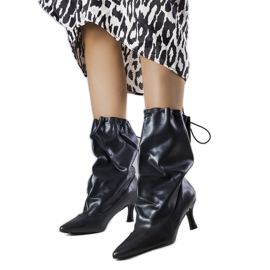 Czarne botki na niskim obcasie Jabari