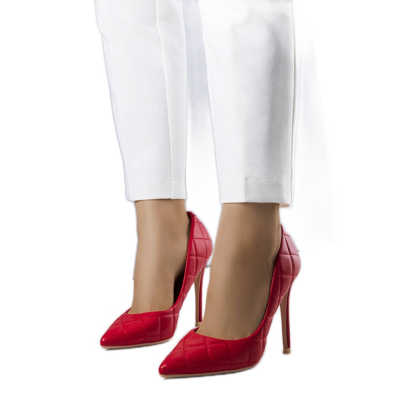 BM Czerwone pikowane szpilki Lore