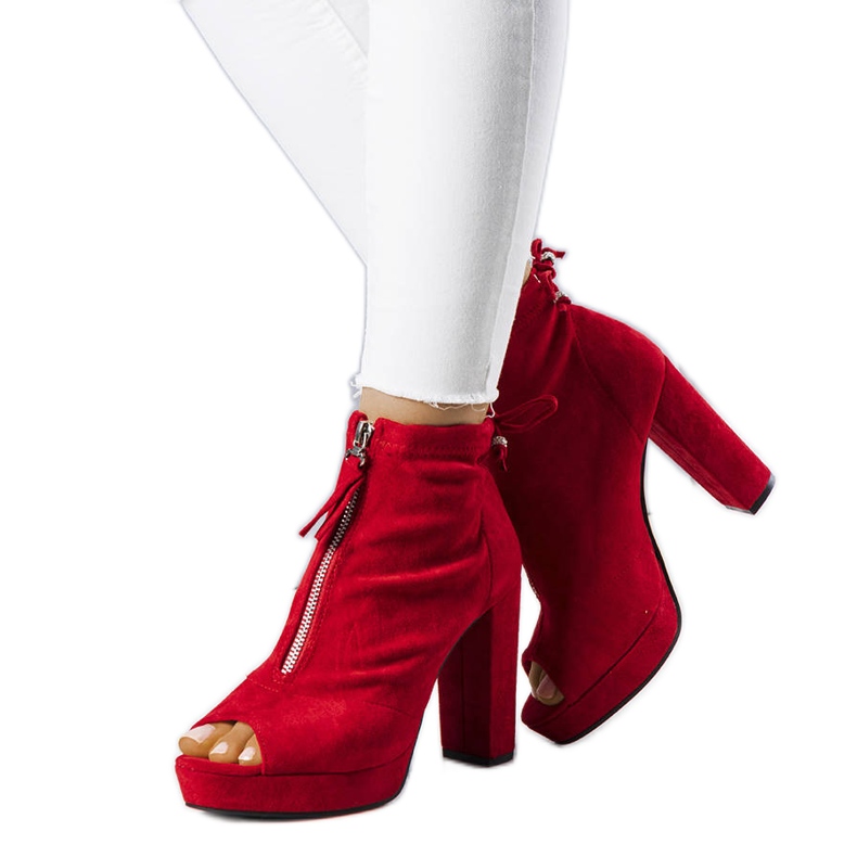 BM Czerwone botki na słupku Payto