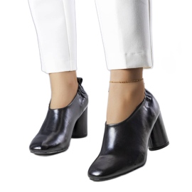 PA1 Czarne botki na słupku Tadeo