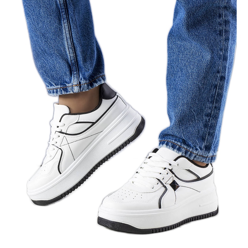 BM Białe sneakersy na platformie Juanita