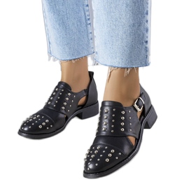 Czarne półbuty z wycięciami Irene