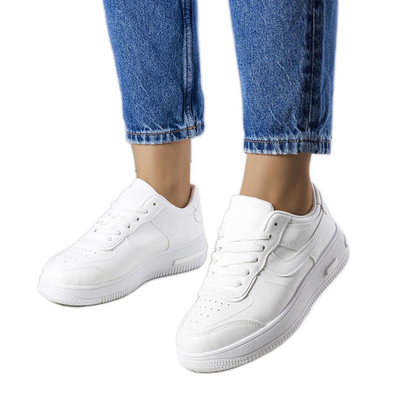 BM Białe sneakersy na grubej podeszwie Kim