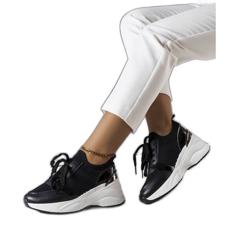 Czarne sneakersy na koturnie Ann
