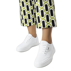 Białe sneakersy sportowe Leroux