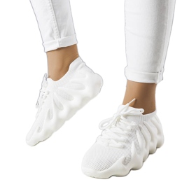 Białe przewiewne sneakersy Muriel