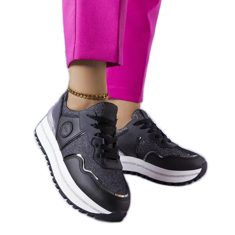 Czarne sneakersy z brokatowymi wstawlami Léves