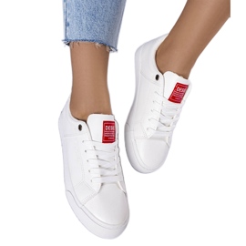 Białe klasyczne sneakersy Vinceza