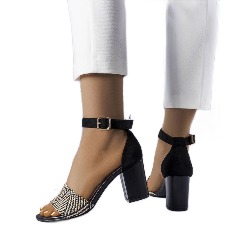 BM Czarne sandały na słupku Patience