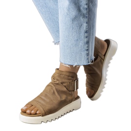 PA1 Brązowe sandały z ażurową cholewką Beulah beżowy