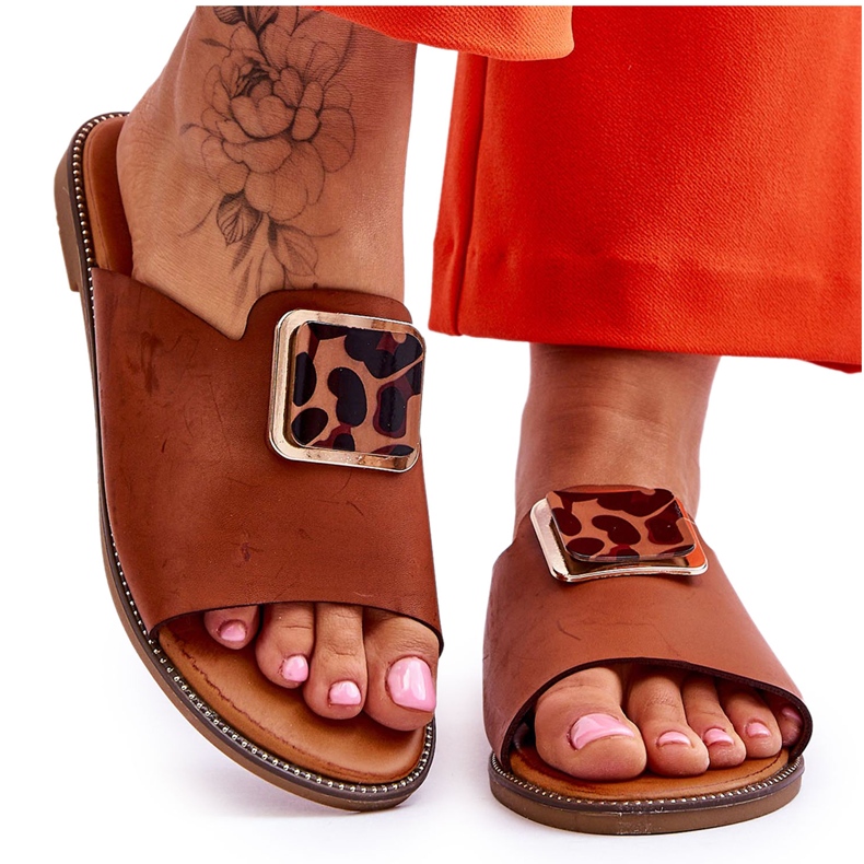 FJ1 Damskie Klapki Z Ozdobnym Elementem Camel Leonia brązowe