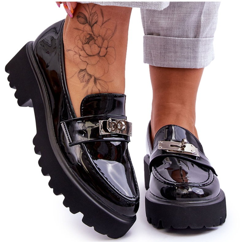 FJ1 Lakierowane Mokasyny Z Ozdobą Na Platformie Czarne Glory