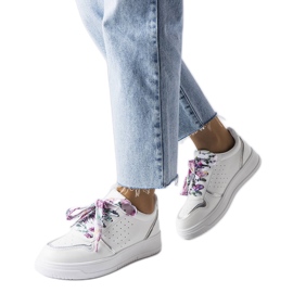 Białe sneakersy wiązane wstążką Pryor