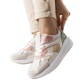 BM Beżowe sneakersy z łączonych materiałów Riel beżowy